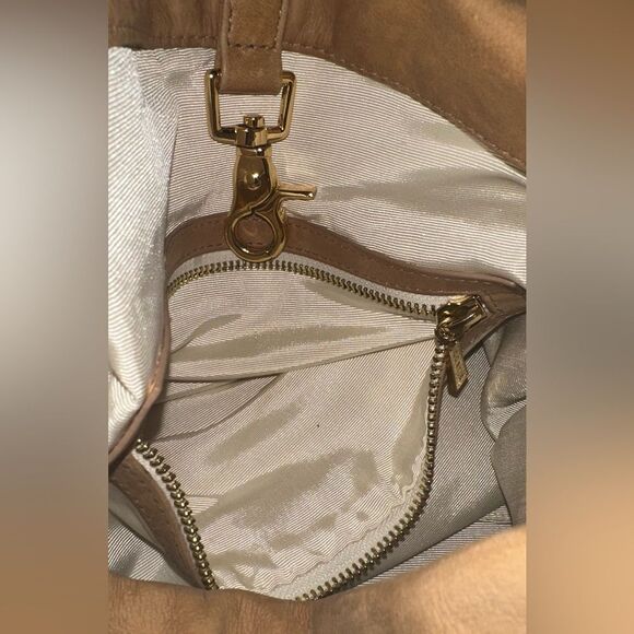 CC SKYE SHOULDER BAG - Picture 10 of 10